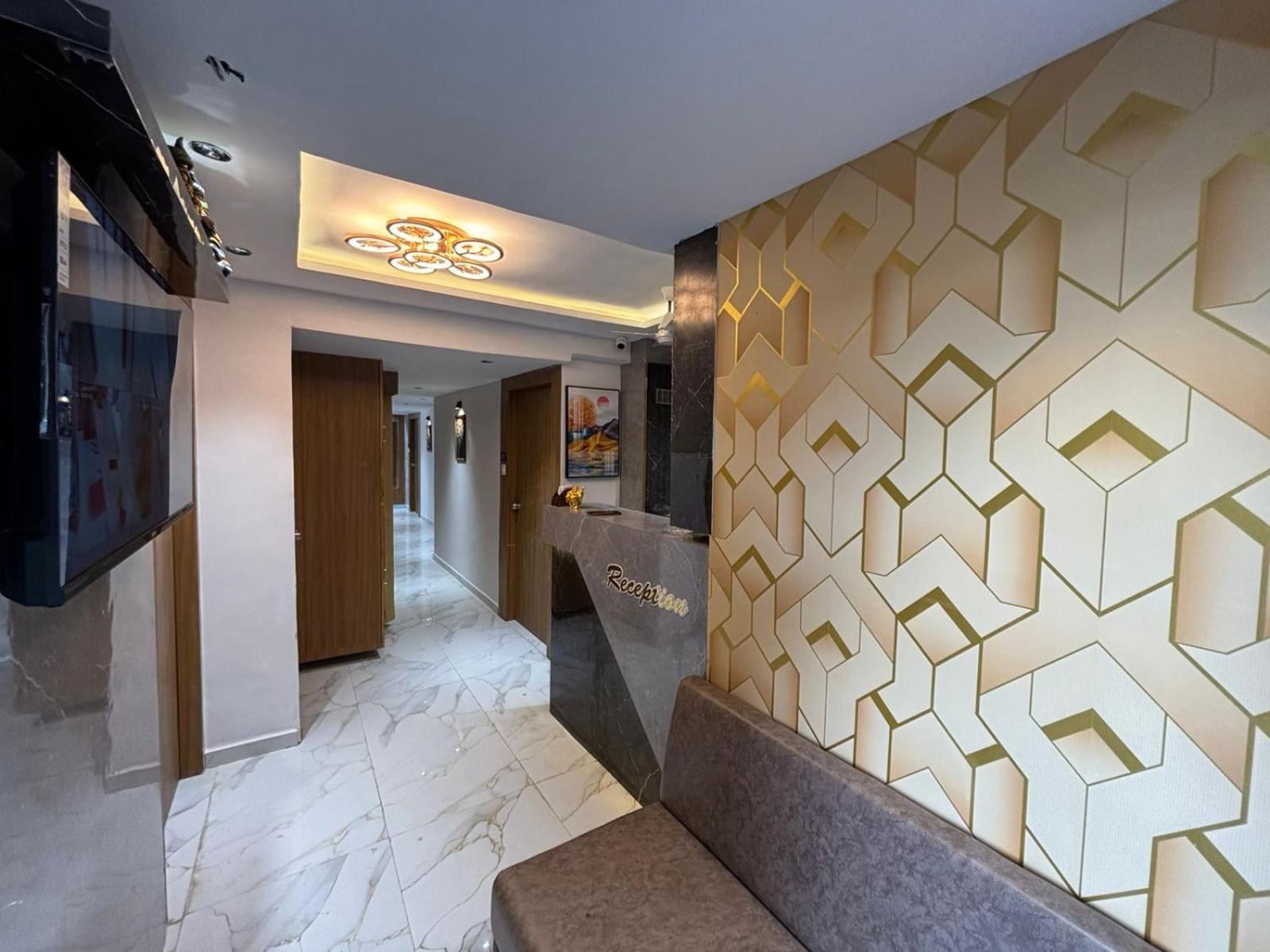 Hotel Phoniex Ahmedabad Eksteriør bilde