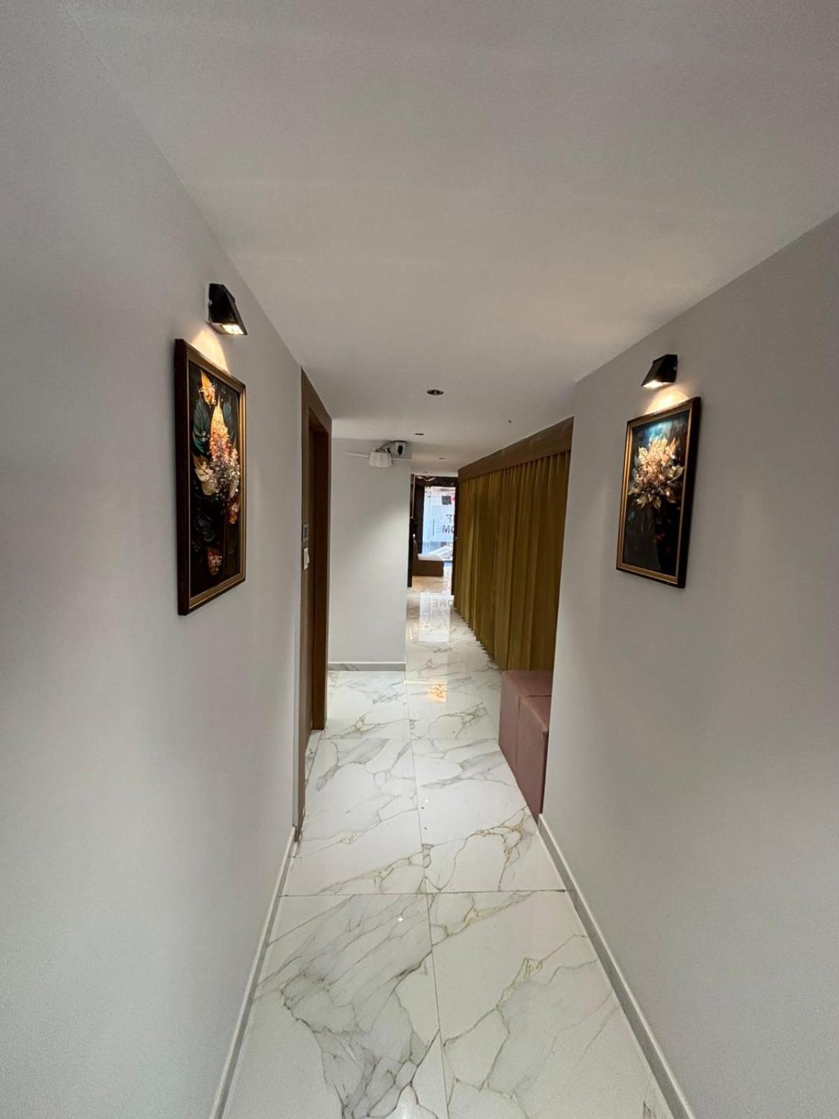 Hotel Phoniex Ahmedabad Eksteriør bilde