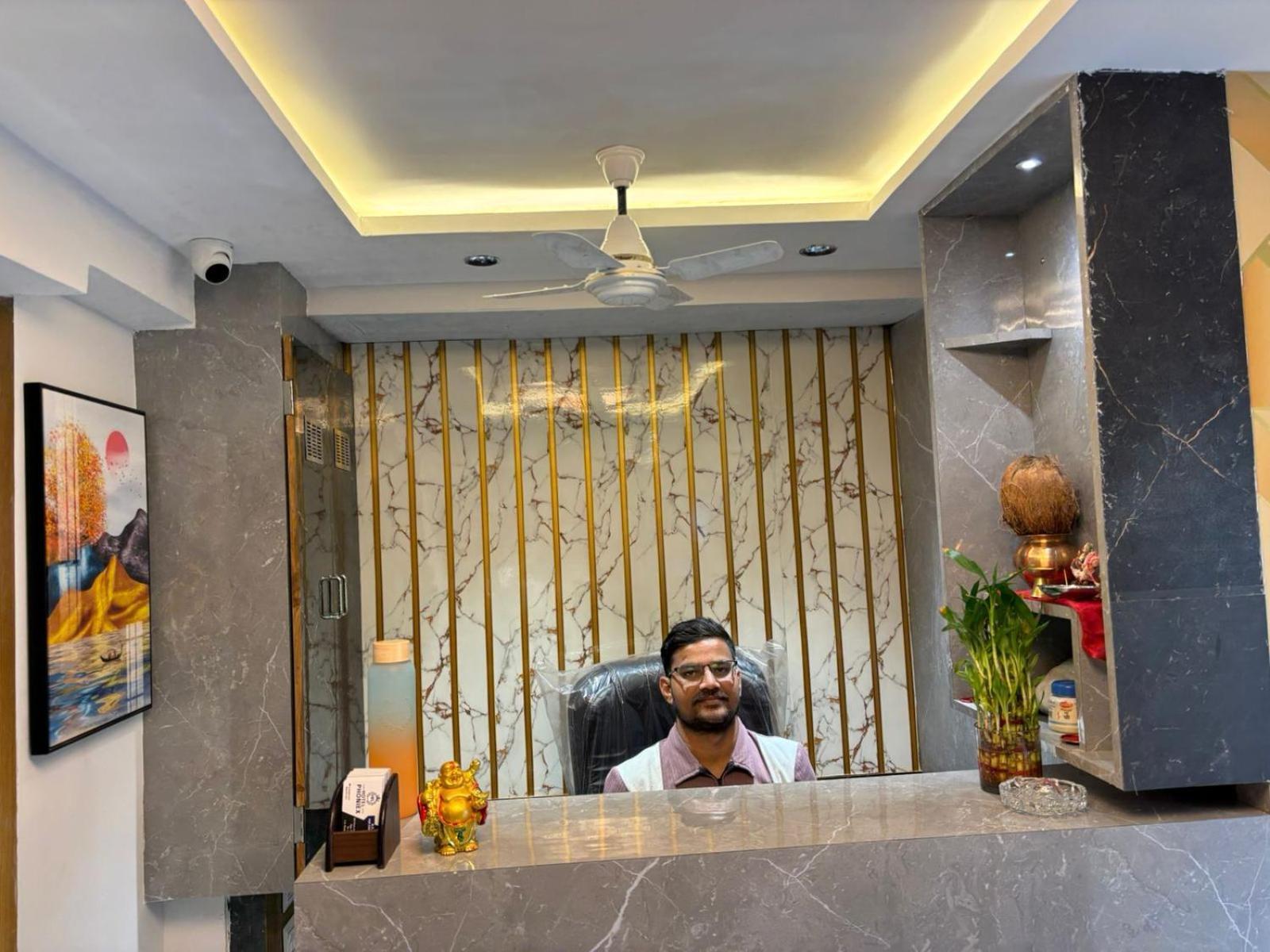 Hotel Phoniex Ahmedabad Eksteriør bilde